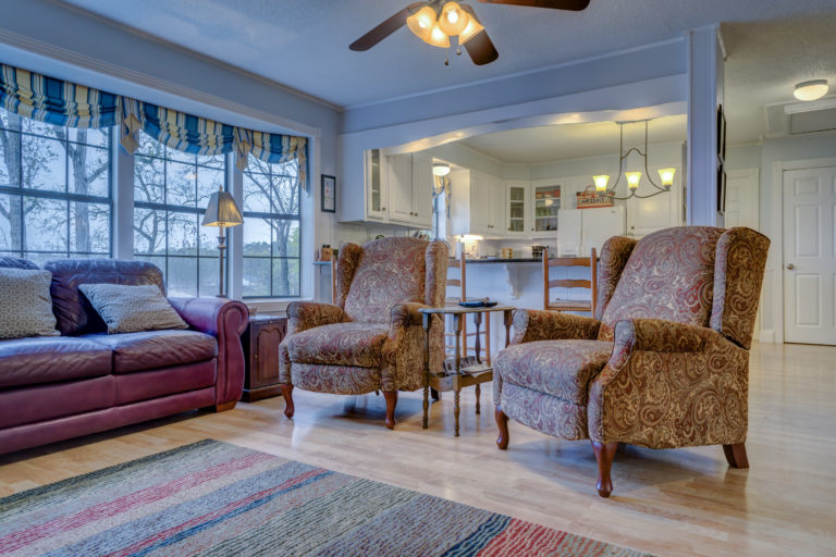 Spectacular Lake Palestine Waterfront Waterfront Properties & Golf