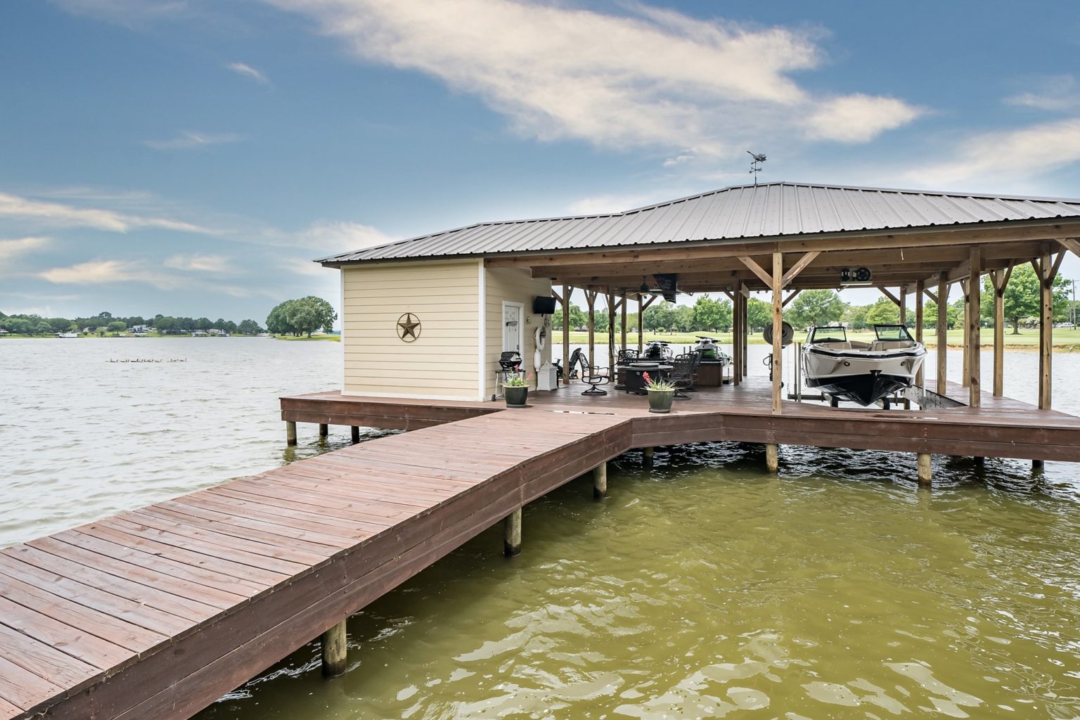 Custom Emerald Bay Waterfront Home! Waterfront Properties & Golf Course Homes in the Lake